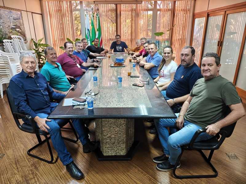 Reunião realizada na Prefeitura Municipal. Foto: Assessoria de Imprensa