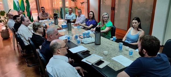 Reunião desta segunda-feira (04). Foto: Divulgação