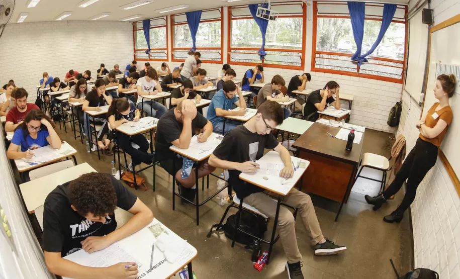 UEM prorroga as inscrições do Vestibular de Verão 2024 até 19 de novembro. Foto: UEM