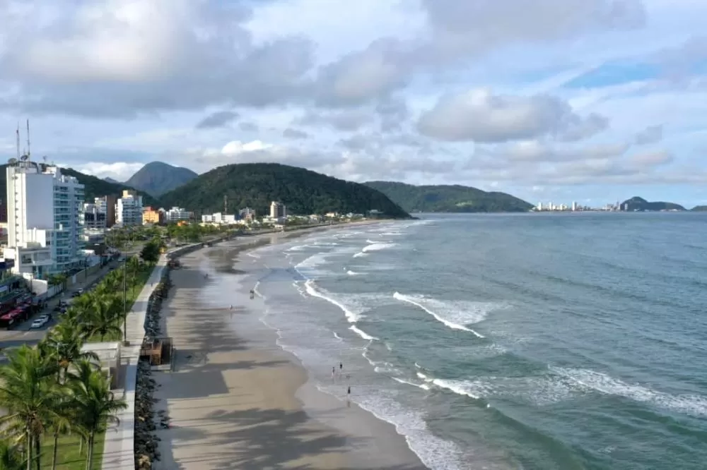 Primeiro boletim aponta que 92% das praias do Paraná estão aptas para banho. Foto: Alessandro Vieira/AEN