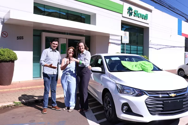 O Onix entregue em Marechal Cândido Rondon, para Helena Calegari. Fotos: Sicredi
