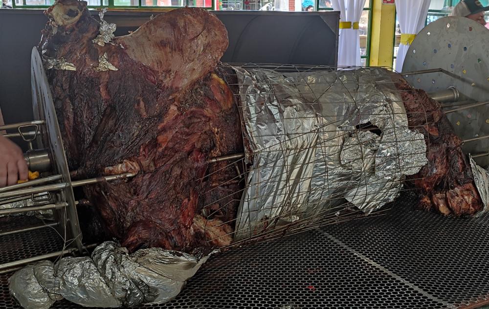 O Boi no Rolete é um dos grandes atrativos culinários da ExpoRondon. Foto: João Livi