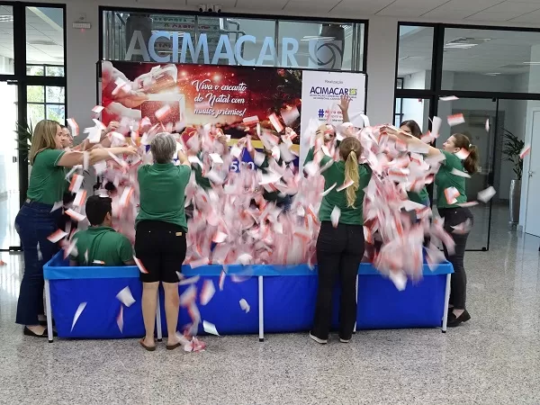 Milhares de cupons foram distribuídos pelas empresas parceiras da Acimacar, e destes, 500 consumidores foram agraciados com prêmios.