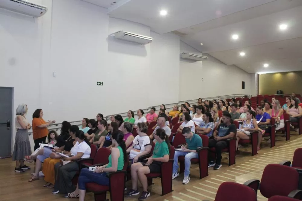 Profissionais de Educação foram recepcionados na quinta-feira (02). (Foto: Assessoria/Prefeitura)