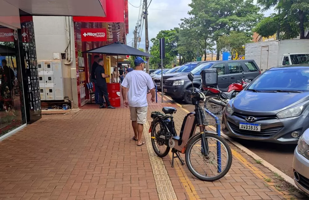 Todos os processos realizados por despachantes deverão ser digitalizados e inseridos diretamente no sistema do Detran-PR. Foto: João Livi