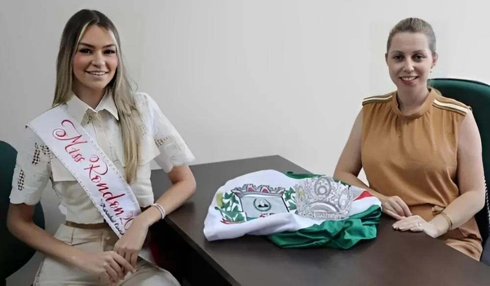 Miss Rondon em 2024, Katiane Eloise Pech, com a secretária de Cultura do município, Elenice Sauer. Foto: Assessoria
