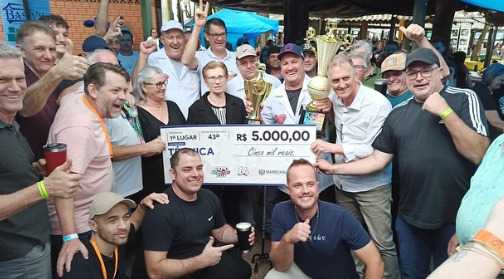 Esporte Clube São Remo recebendo sua premiação. (Foto: Assessoria)