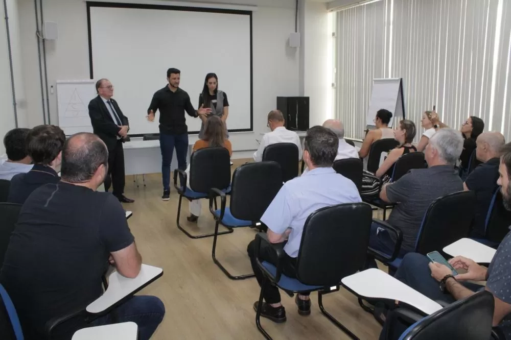 A proposta foi discutida em uma reunião realizada nesta quarta-feira (29) na Associação Comercial, Industrial e Agropecuária de Palotina (Acipa), com a participação de lideranças locais e representantes da instituição hospitalar. Foto: Assessoria/Prefeitu