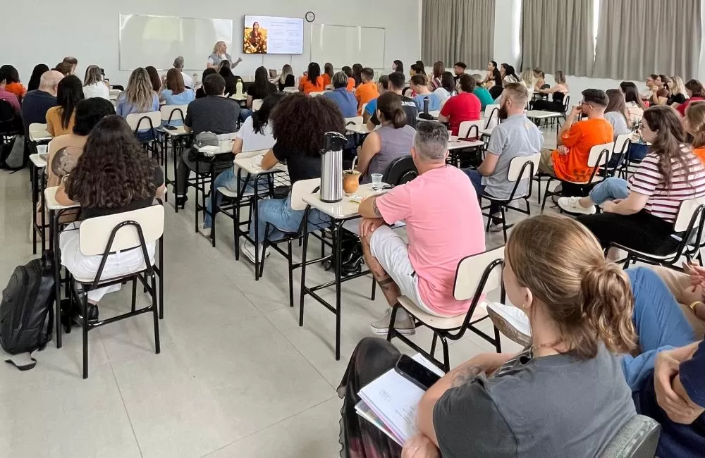 A equipe do colégio Martin Luther está em treinamento pedagógico. Foto: Assessoria Martin Luther