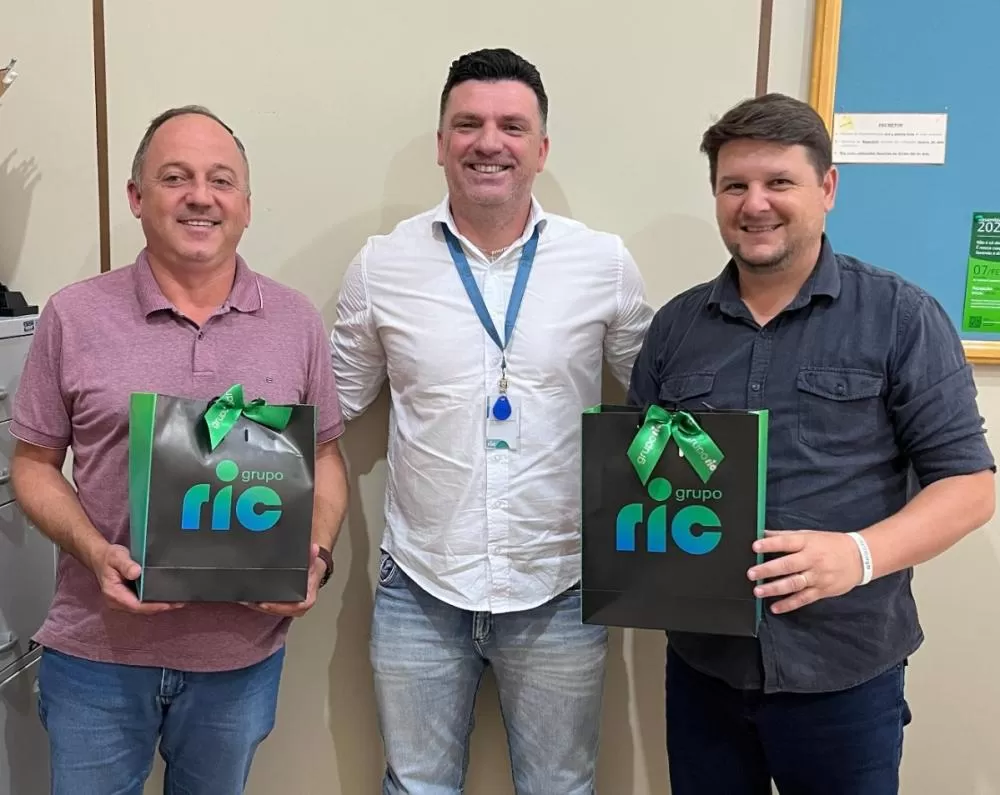 O grupo RIC TV, de Cascavel, renovou a parceria para o Arrancadão de Tratores de Maripá. Foto: Assessoria/Prefeitura