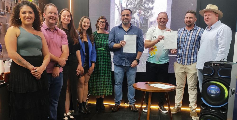 O convênio celebrado entre a AREA e APAE prevê consideráveis benefícios para a APAE local. (Foto: João Livi)