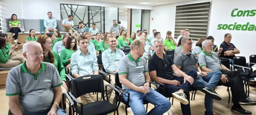 Encontro dos Conselheiros, coordenadores de núcleo e colaboradores da agência Avenida Maripá, de Marechal Cândido Rondon. 
