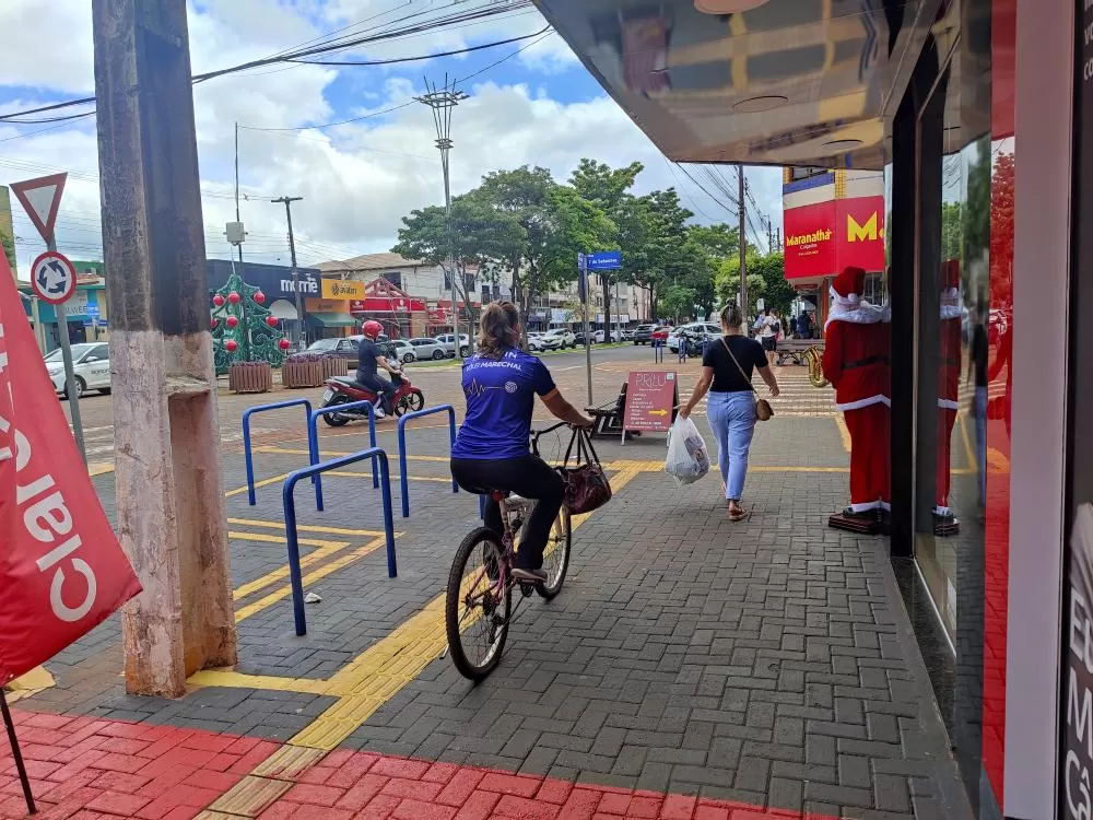 Neste sábado as lojas ficarão abertas até as 16h em Marechal Cândido Rondon. Foto: João Livi