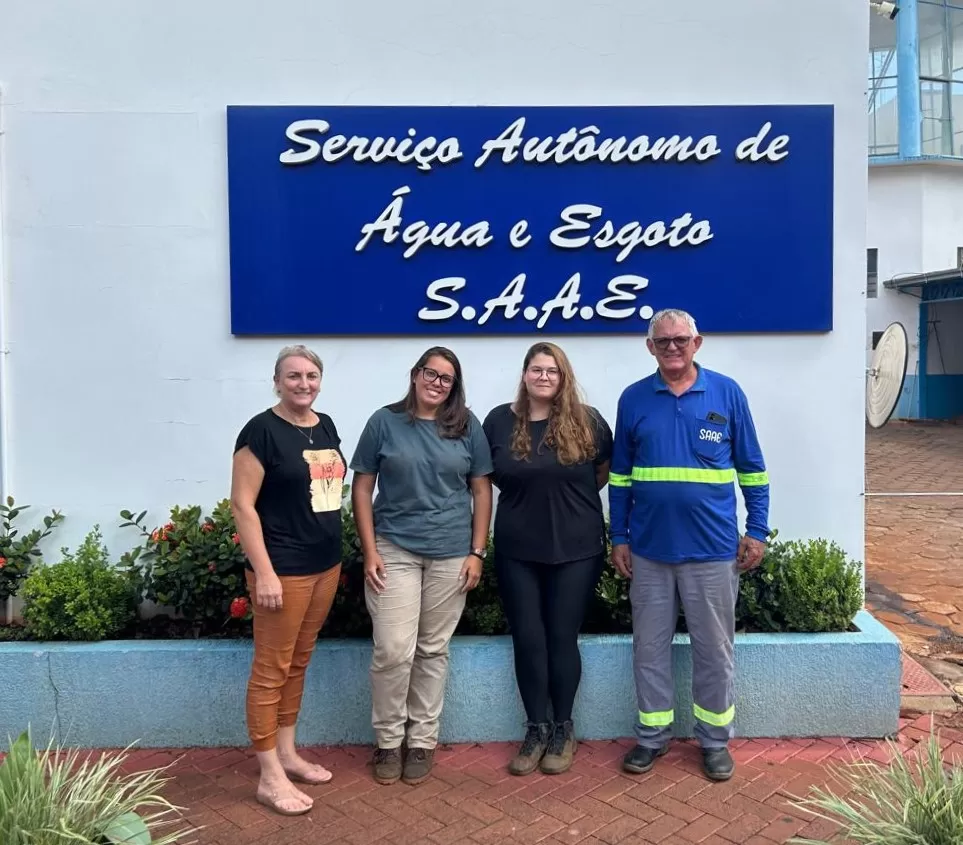 A equipe envolvida com os testes nos 43 poços artesianos públicos instalados no município. Fotos: Assessoria/SAAE