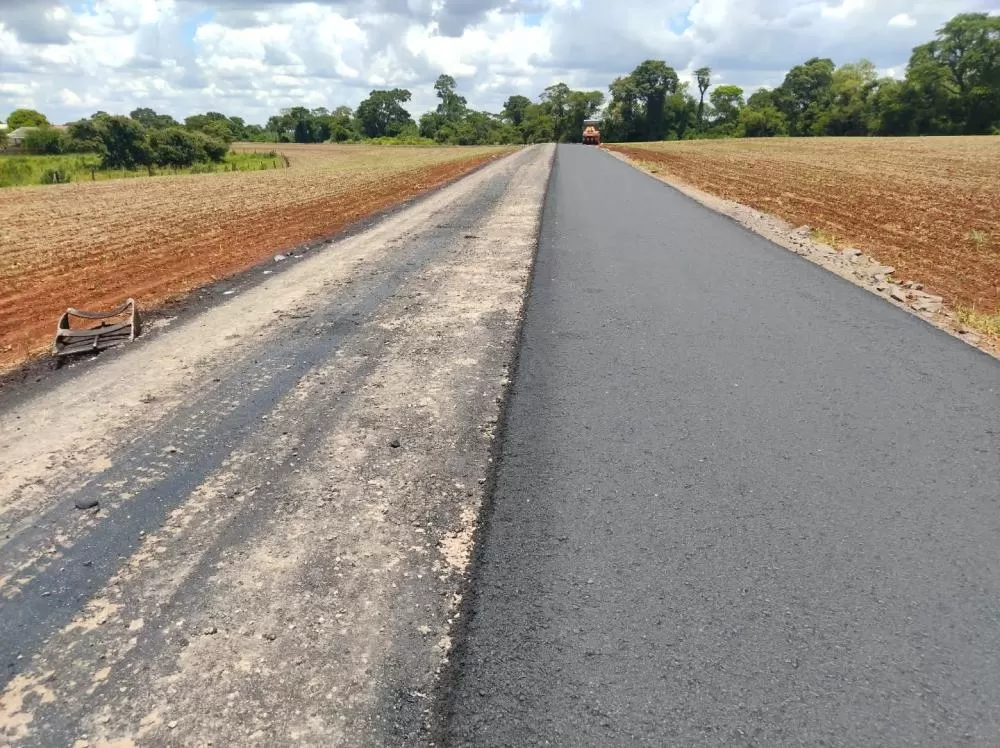 A atual gestão planeja pavimentar a maioria das estradas de pedras irregulares no interior de Marechal Cândido Rondon. Foto: Assessoria/Prefeitura
