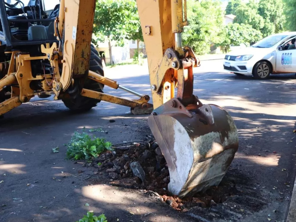 Os trabalhos para o recape asfáltico no Núcleo Itamaraty tiveram início. Foto: Assessoria/Prefeitura