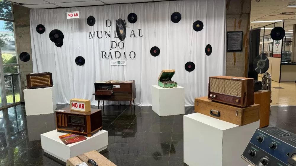 A exposição acontece no saguão de entrada da Prefeitura e permanece até o dia 28 de fevereiro. Foto: Assessoria/Prefeitura