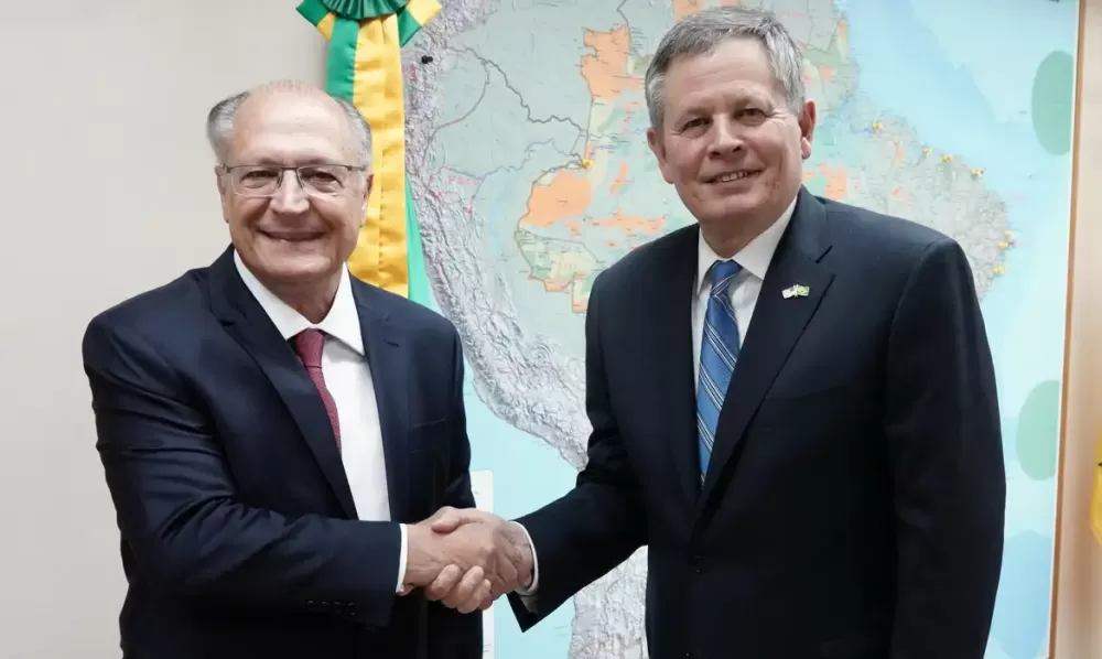 O vice-presidente do Brasil, Geraldo Alkmin, com o senador norte-americano Steve Daines. Foto: Cadu Gomes/VPR