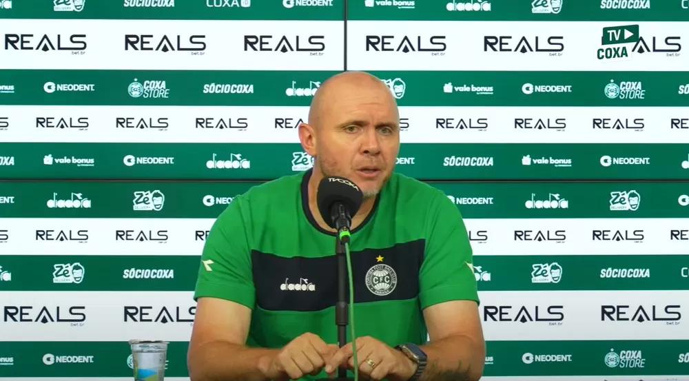 Mozart, treinador do Coritiba — Foto: Reprodução/TV Coxa