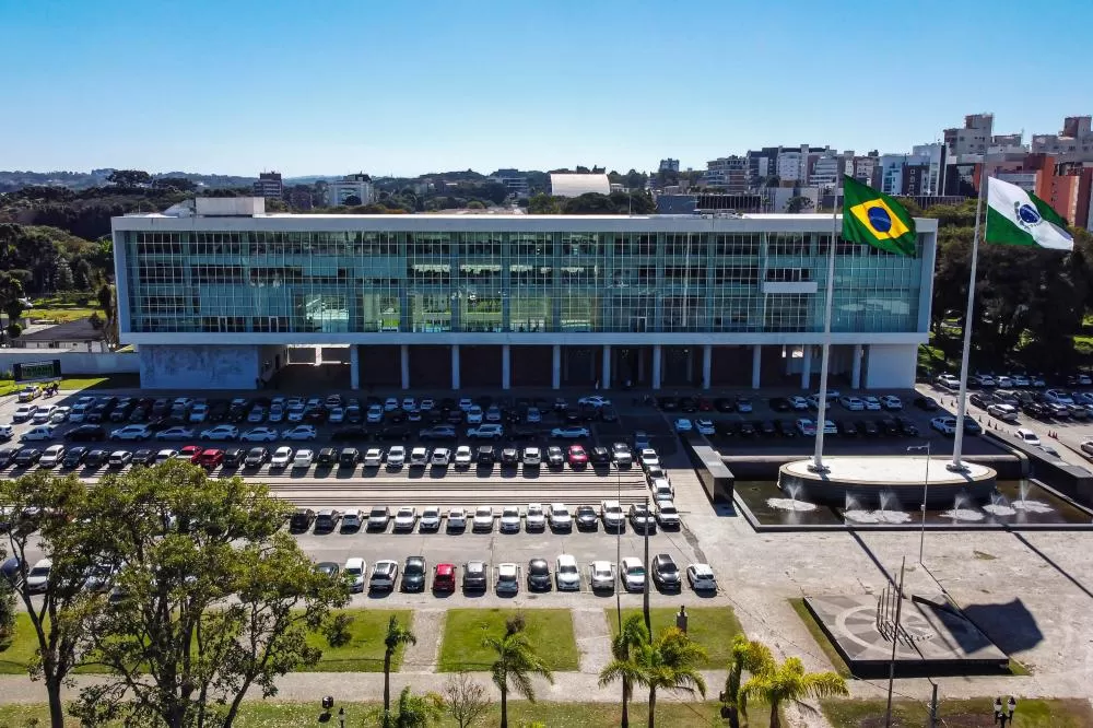 Contas em dia: Paraná tem o terceiro melhor resultado orçamentário do País. Na foto, Palácio Iguaçu, sede do Poder Executivo do Paraná, localizado no Centro Cívico, em Curitiba, capital do Estado. Foto: Roberto Dziura Jr/AEN