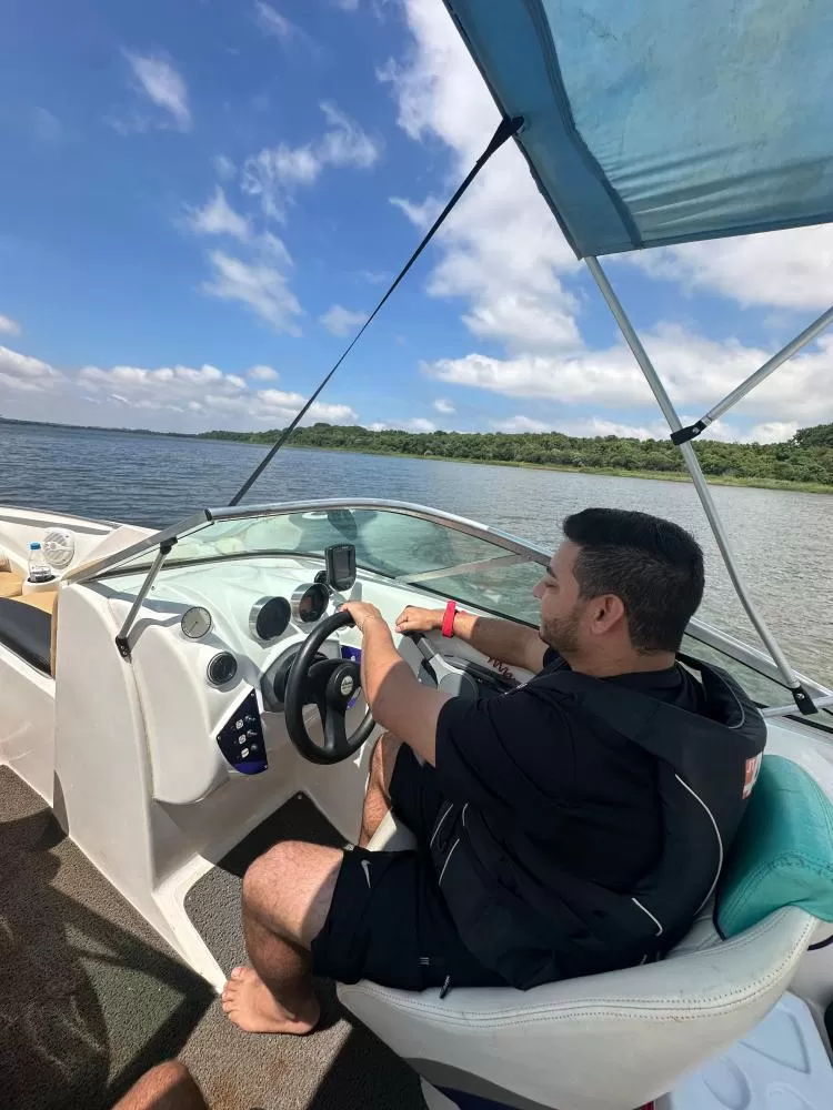 Equipamentos de navegação são exigências necessárias para quem deseja andar de barco pelo Lago de Itaipu. Foto: Milha Nãutica