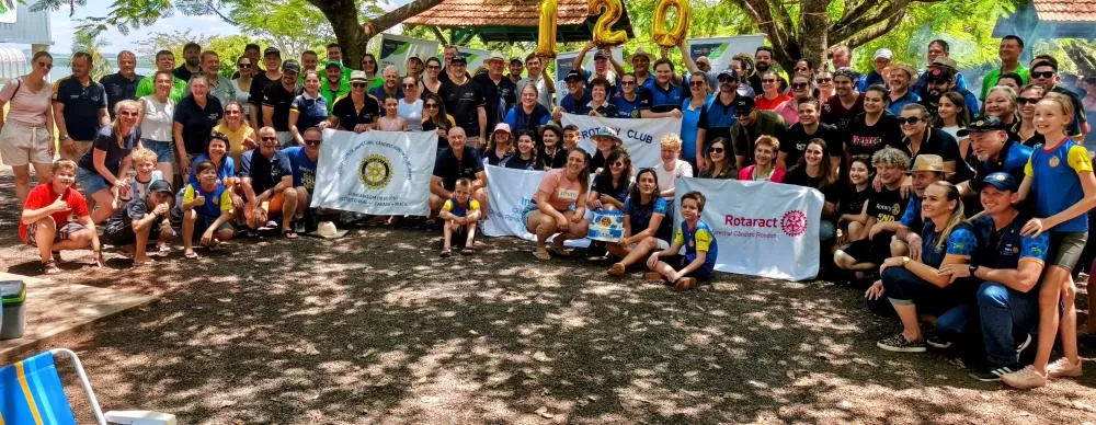 A família rotária rondonense reunida em Porto Mendes.