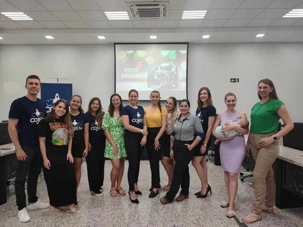 A atual diretoria do Cojem Marechal reunida na Acimacar. Foto: Divulgação/Cojem Marechal.