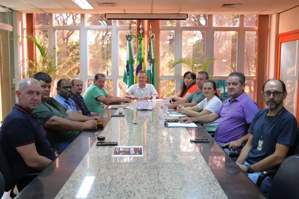 Lideranças do Jardim Primavera foram recepcionados pelo vice-prefeito Vanderlei Sauer. Foto: Assessoria/Prefeitura