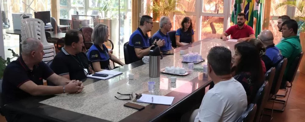 Integrantes das entidades promotoras estiveram reunidas com o prefeito Adriano Backes e secretários. Foto: Assessoria/Prefeitura