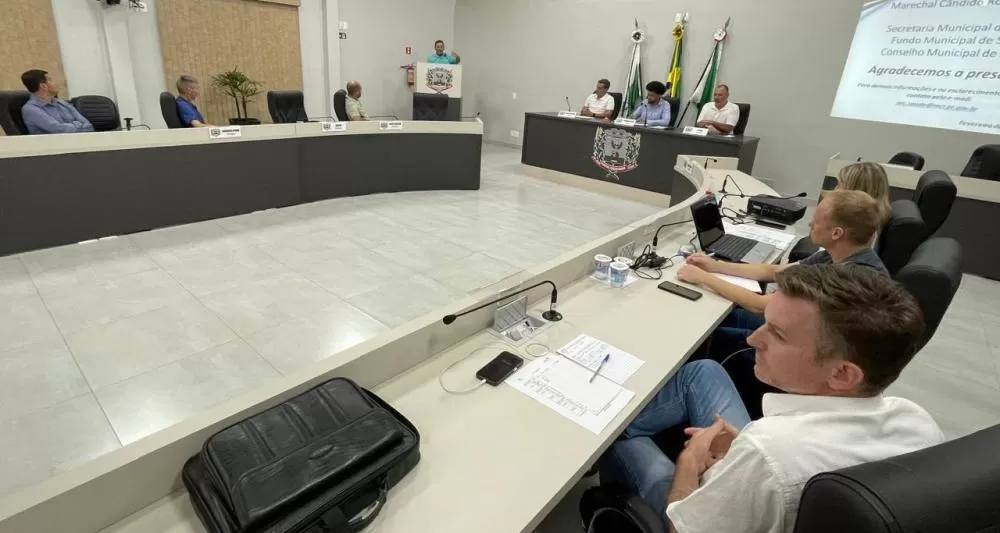Na audiência pública de prestação de contas da Secretaria Municipal de Saúde, o tema central foi a obrigatoriedade da aplicação da vacina contra a Covid. Fotos: Assessoria/Câmara
