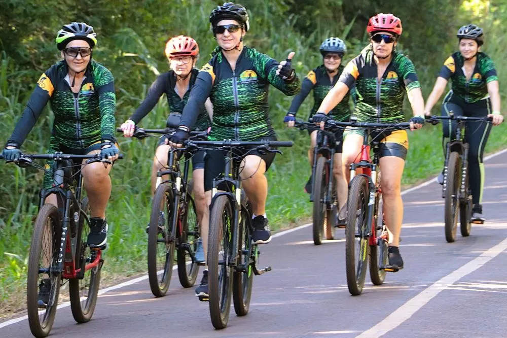 Os ciclistas pedalaram pelas estradas do interior de Entre Rios do Oeste. (Fotos: Assessoria/Adetur Cataratas e Caminhos