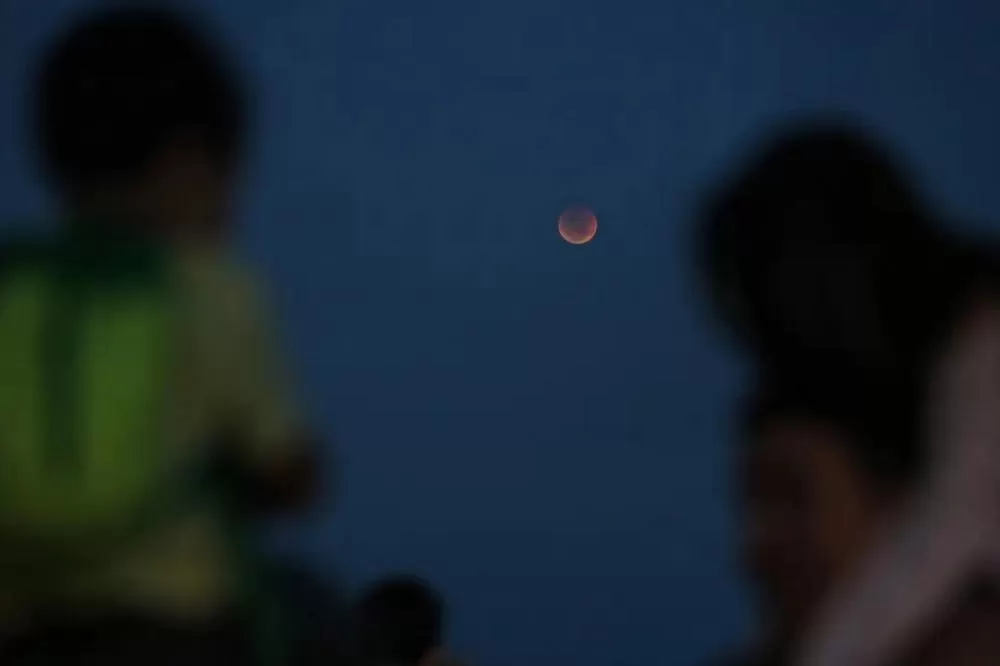 Onde será possível ver a “Lua de Sangue” nesta madrugada? (Foto: Fernando Frazão/Agência Brasil)