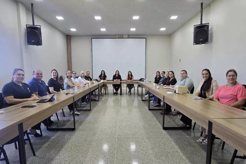 O encontro ocorreu na sede da Associação Comercial e Empresarial de São Miguel do Iguaçu (Acismi). (Foto: Assessoria)