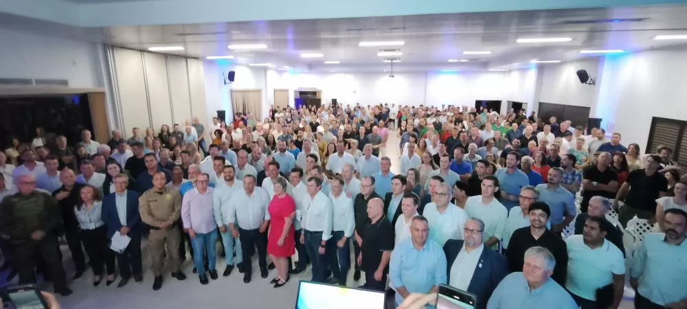 O ambiente da AACC estava lotado para a solenidade. (Fotos: João Livi)