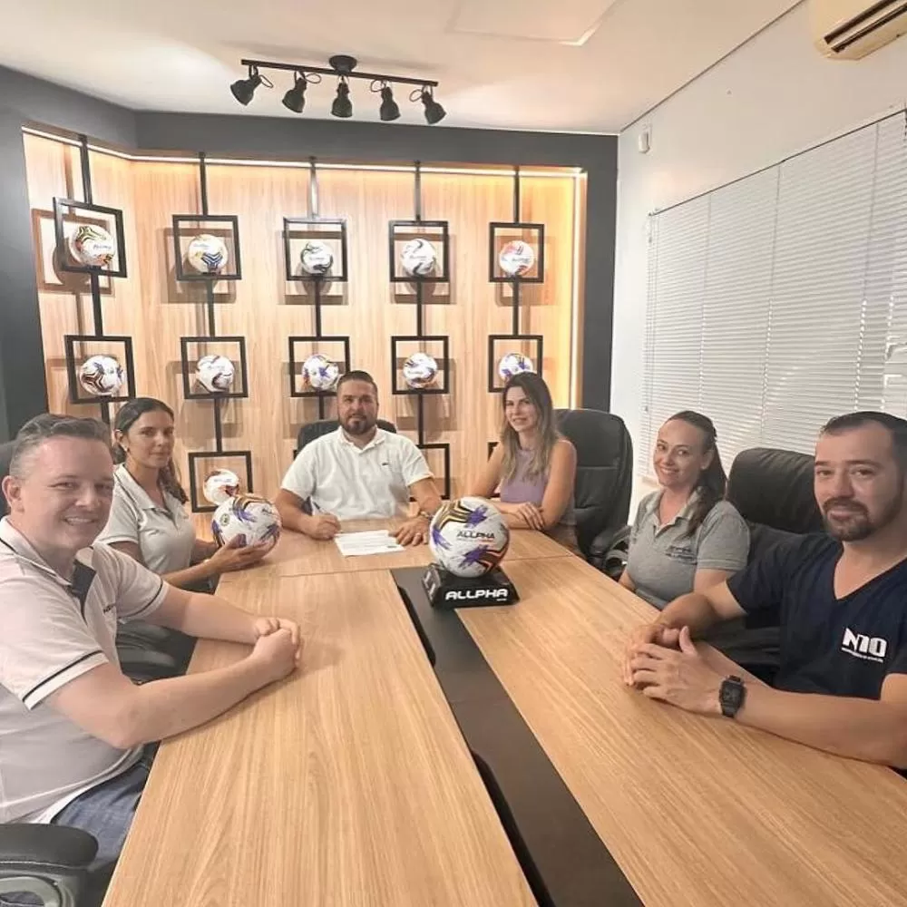 Encontro que selou a parceia da Allpha Bolas com a CBSS. (Foto: DivulgaçãoP