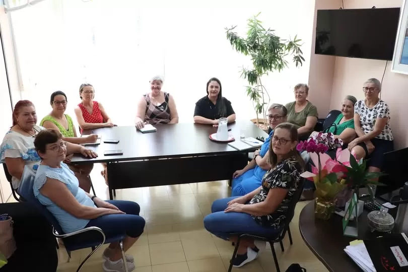 O encontro aconteceu na Prefeitura Municipal. (Foto: Assessoria/Prefeitura)