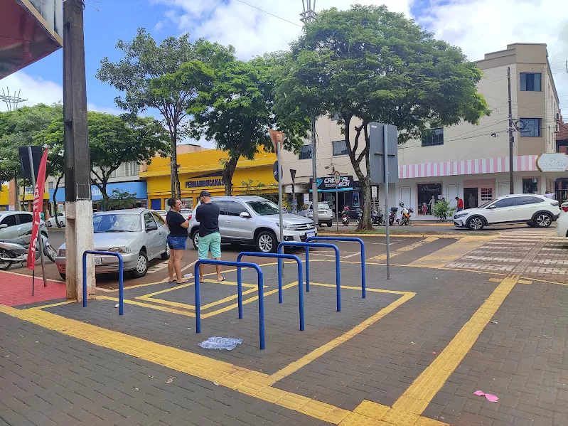 Proprietários de veículos com placas do Paraná finalizadas em 7 e 8, que optaram pelo parcelamento do IPVA, têm até hoje para quitar a terceira parcela. (Foto: João Livi)