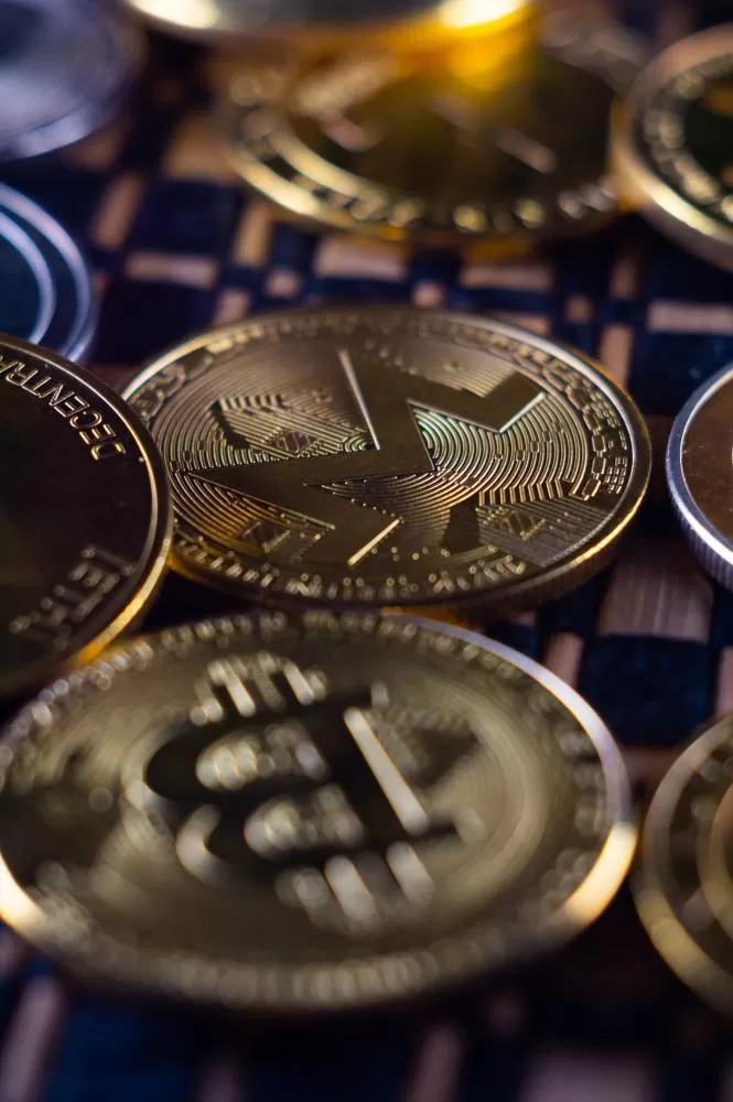 Bitcoins, por exemplo, não poderão ser adquiridos pelos fundos de pensão. (Foto: Freepik)