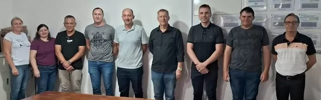 Os novos servidores foram recepcionados pelos diretores do SAAE. (Foto: Assessoria/SAAE)