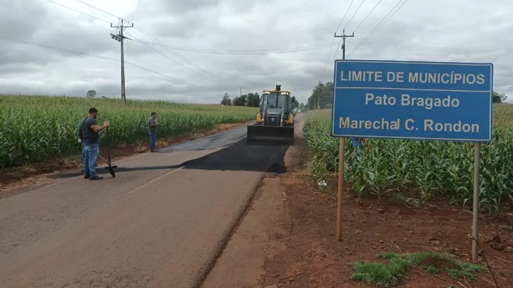 A rodovia Margarida-Pato Bragado está recebendo a operação tapa-buracos. (Foto: Assessoria/Prefeitura)