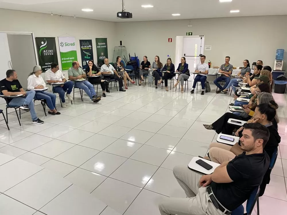 Reunião realizada em Cascavel. (Foto: Assessoria/Acisa)