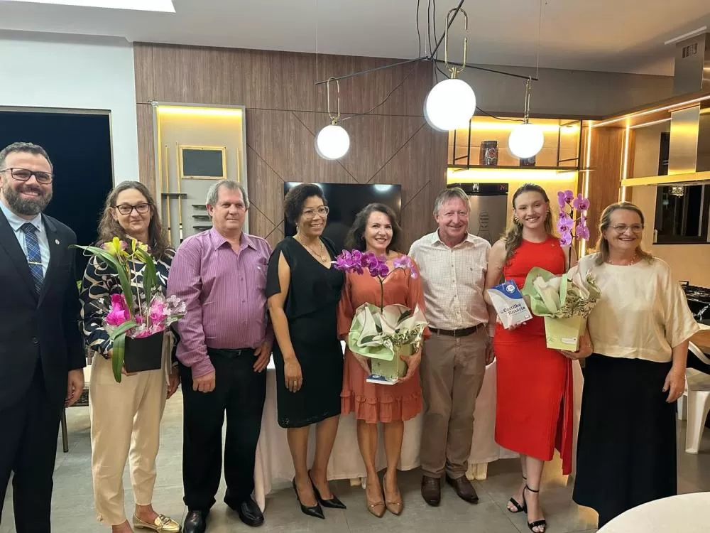 Maykel Liotto, Clair e Jorge Eckert, Ivone Barbosa, Marize Cota, Edemar Wollstein, Wera Fülber e Elsi Maria Arnold. (Foto: Sônia Scherer)
