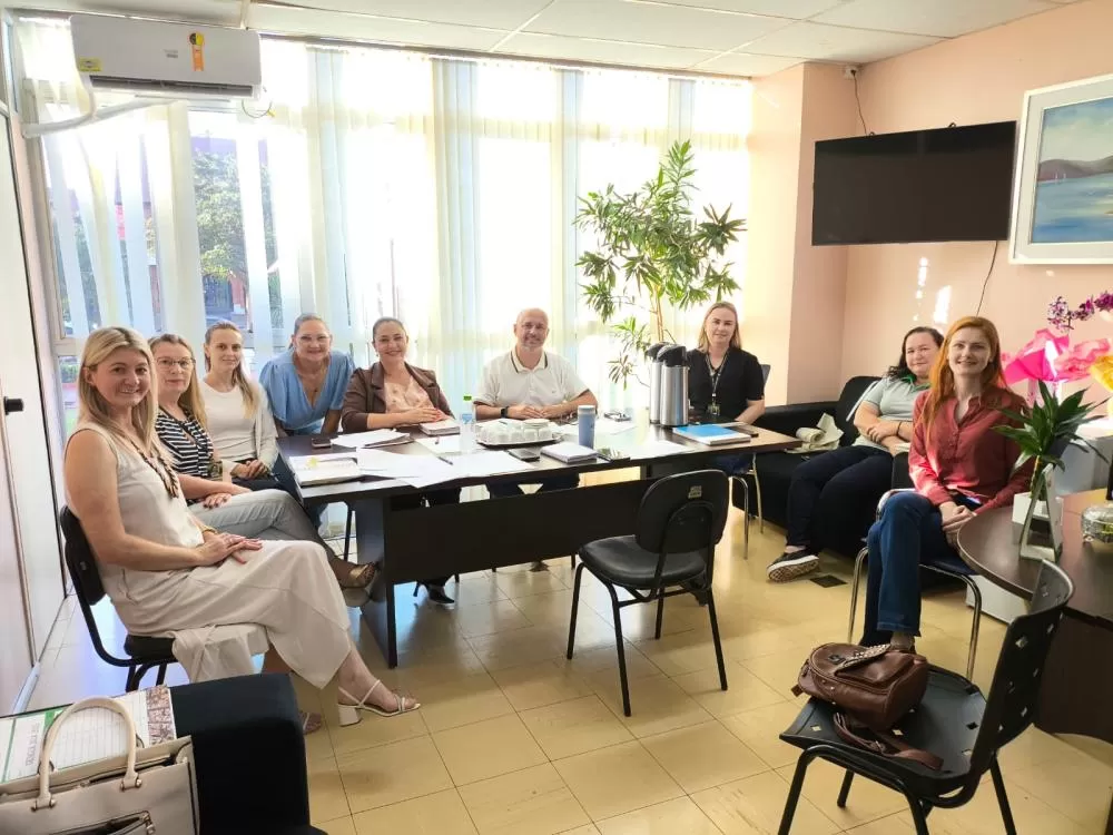 Reunião realizada para tratar da instalação do Centro de Atendimento à Pessoa com Autismo no município. (Foto: Assessoria/Prefeitura)
