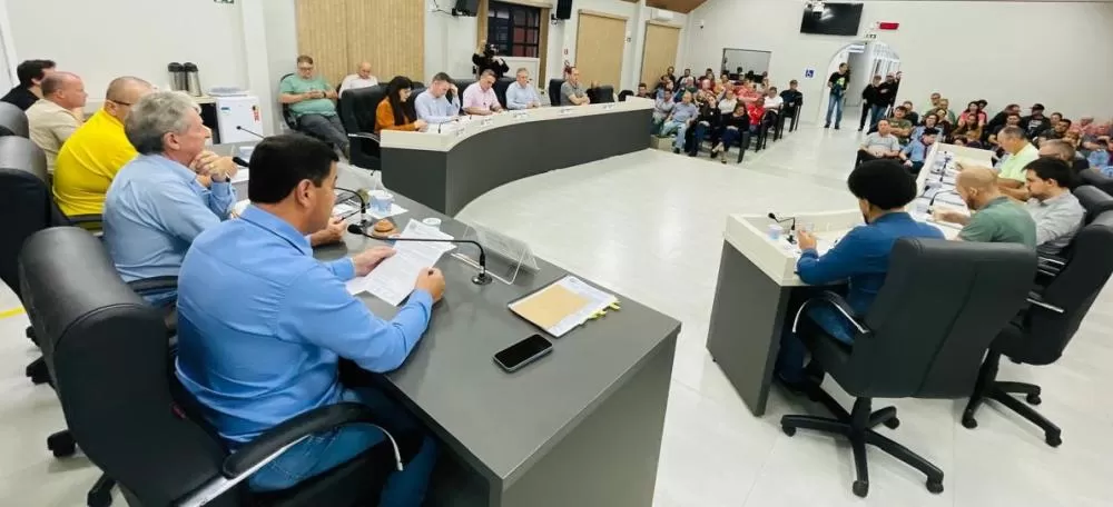Vereadores solicitam o envio de ofício ao deputado federal Dilceu Sperafico, com o pleito de R$ 400 mil por meio de emenda parlamentar para o Asilo Lar Rosas Unidas. (Foto: Assessoria/Câmara Municipal)