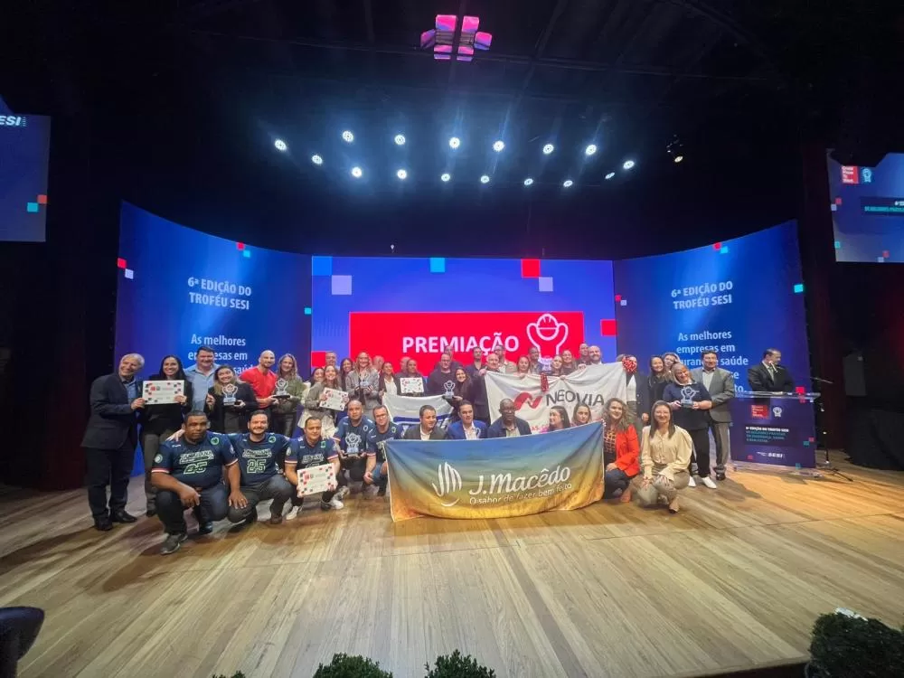 Empresas paranaenses são reconhecidas com o Troféu Sesi por promoverem ambientes de trabalho mais seguros, saudáveis e humanos. A premiação aconteceu no Campus da Indústria, em Curitiba, reunindo líderes da indústria e representantes do Sesi e do GPTW. (F