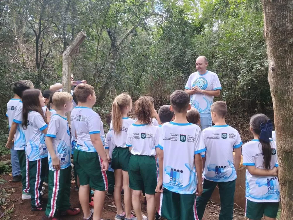 Estudantes do 3º ano em visita à estação de tratamento do SAAE. (Fotos: Assessoria/SAAE)