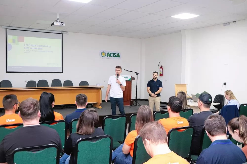 Palestra sobre reforma tributária reúne empresários em Santa Helena durante programação do Feirão do Imposto. (Fotos: Assessoria/Cojem Santa Helena)