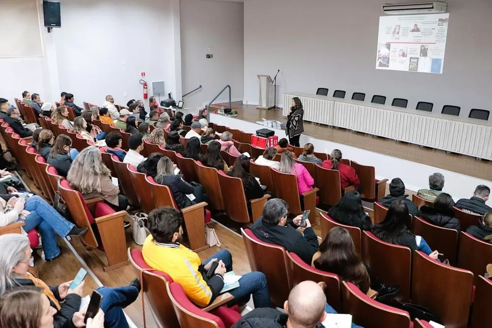 Gestores de educação ambiental de 41 municípios participam de formação promovida por Itaipu e Conselho dos Lindeiros, em Cascavel.(Foto: Assessoria/Lindeiros)