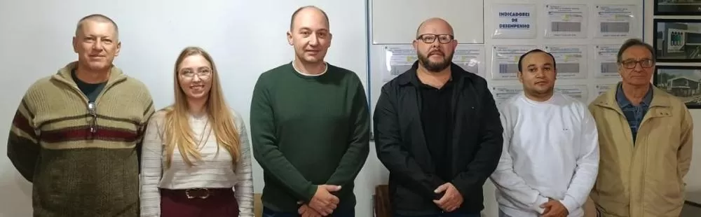 A direção do SAAE dando posse aos novos colaboradores. (Foto: Assessoria/SAAE)