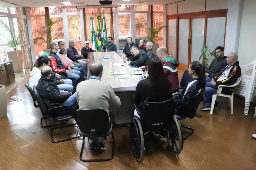 Prefeitura de Marechal Rondon oficializa repasse de mais de R$ 1,7 milhão para entidades esportivas do município. (Foto: Assessoria/Prefeitura)